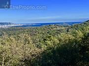 Maison à BAGNOLS-EN-FORET