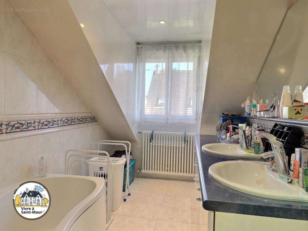 Maison à CHENNEVIERES-SUR-MARNE