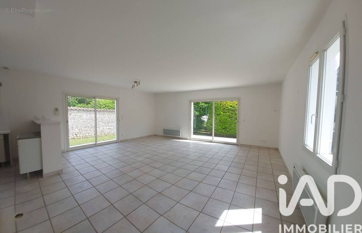 Photo 1 - Maison à PERIGNY
