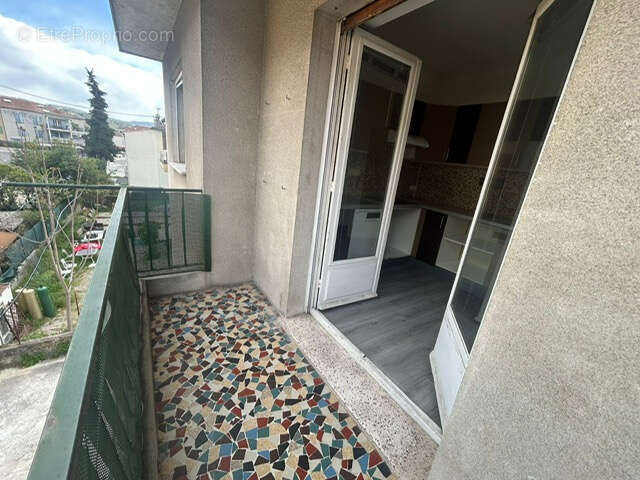 Appartement à CONTES