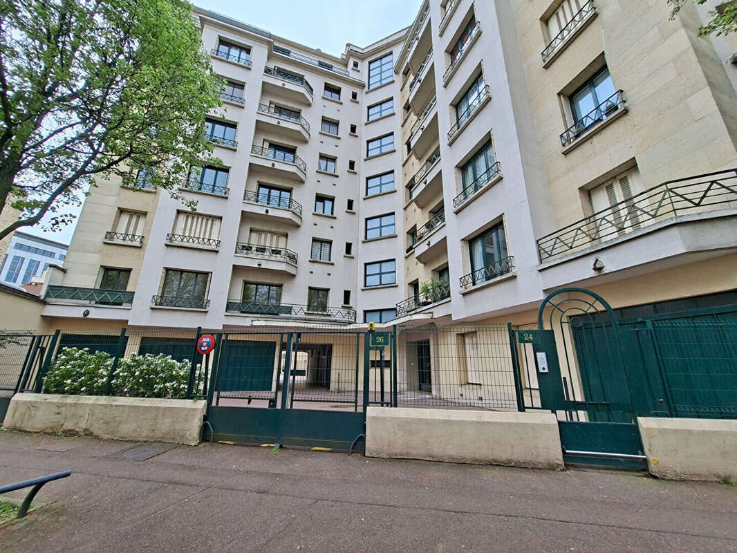 Appartement à ISSY-LES-MOULINEAUX