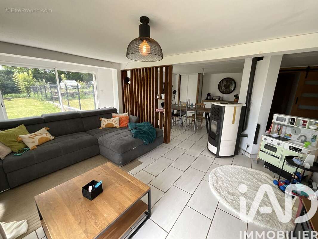 Maison 136 m² à Gizay  - photo 9