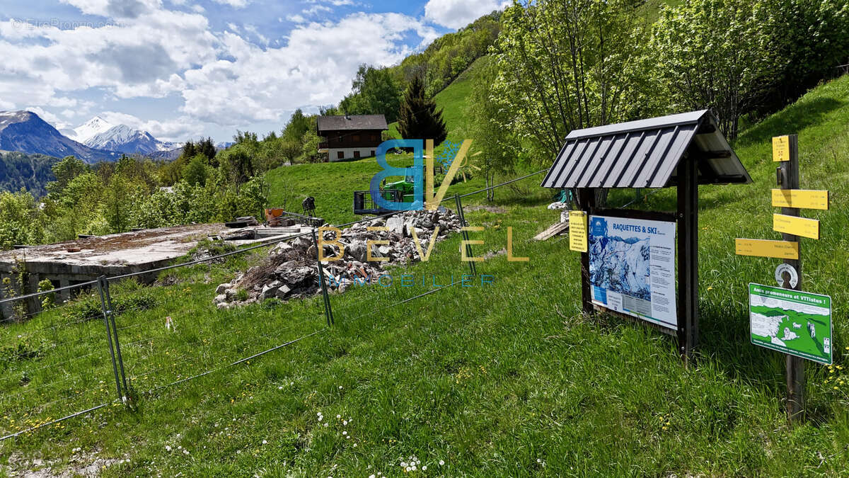 Terrain à JARRIER
