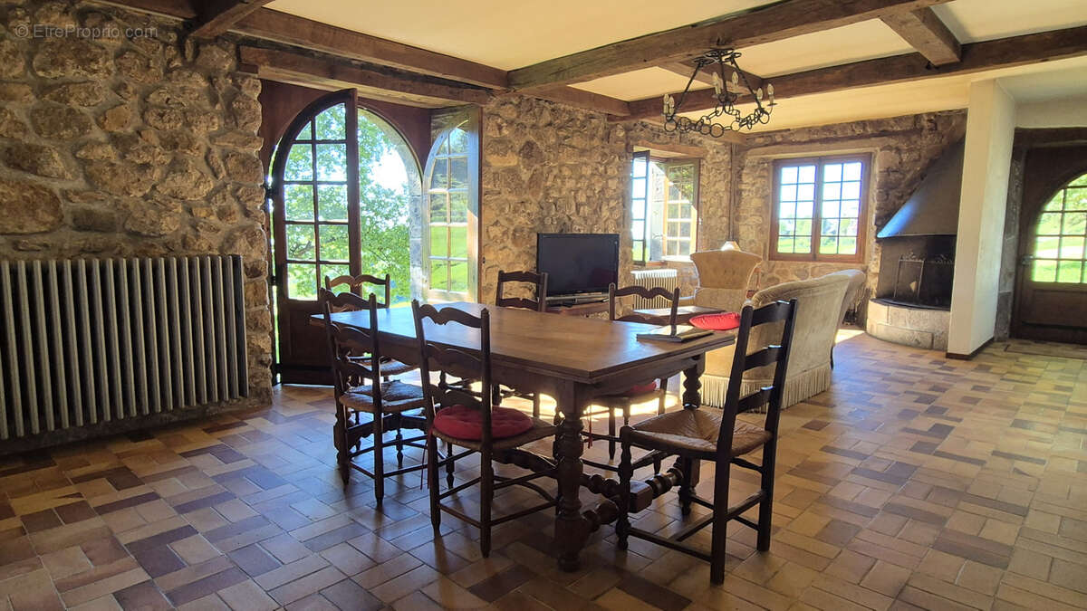 Maison à SAINT-CERNIN