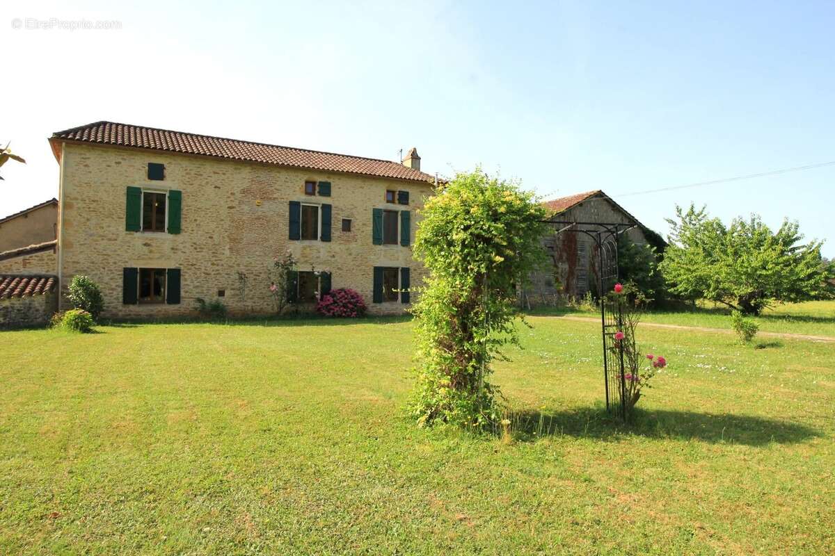 Maison à PUY-L'EVEQUE