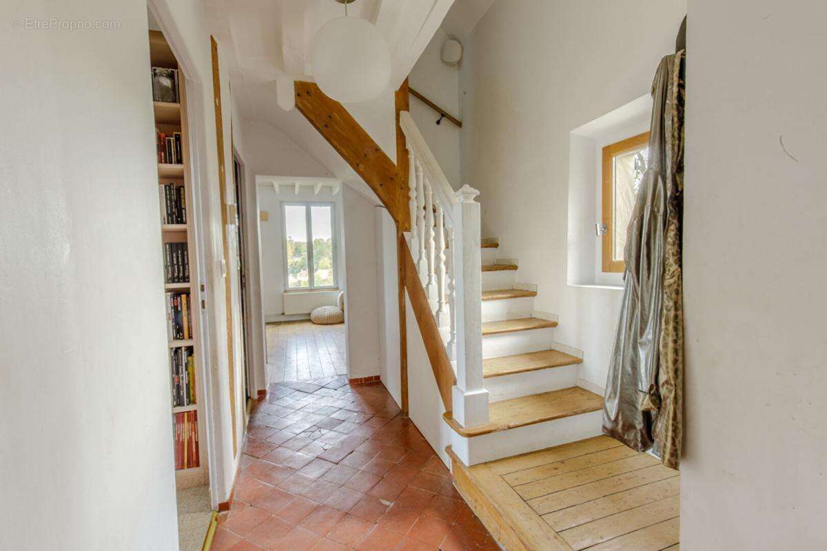 Maison à OINVILLE-SUR-MONTCIENT