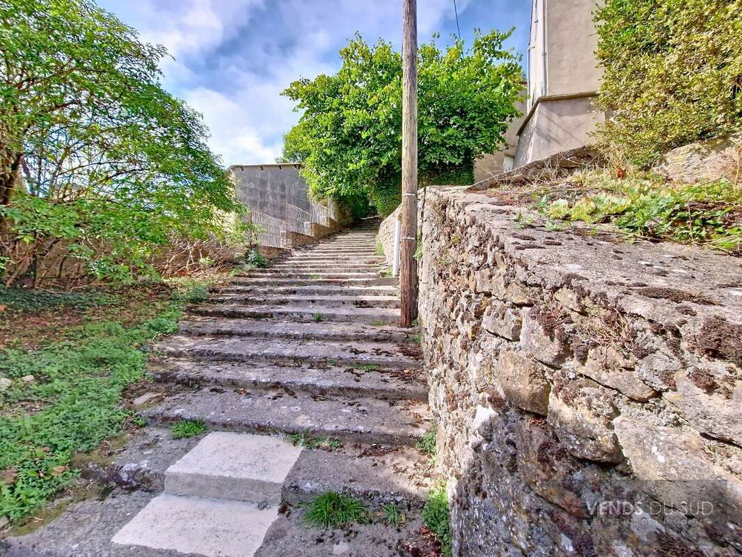 Maison à CASTANET-LE-HAUT