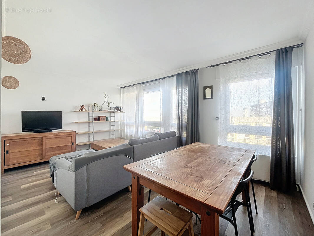 Appartement à OULLINS