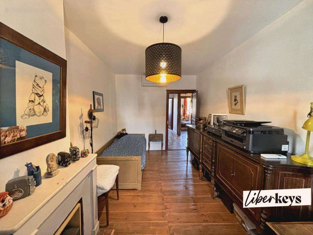 Maison de caractère rénovée – Hyper centre de Gaillac – 238 m² habitables – Jardin - photo 7