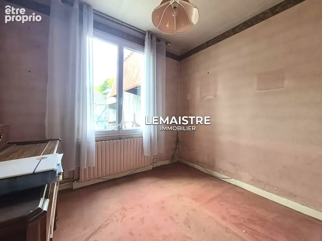Ensemble immobilier avec maison f3, garage commercial et dépendances - photo 7