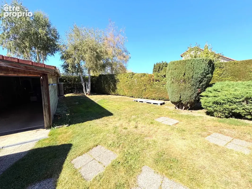 Usson-en-forez maison en pierre 3 chambres + bureau + garage avec terrain - photo 3