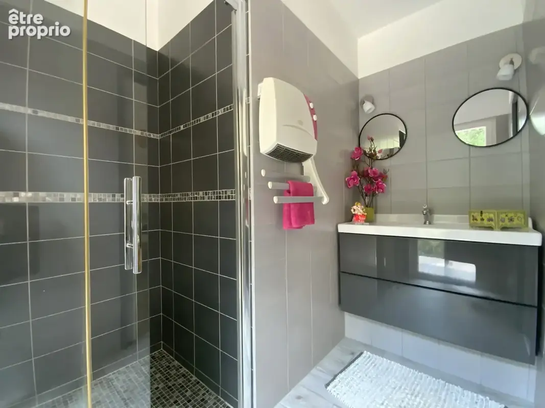 Maison atypique dans un cadre verdoyant avec piscine. - photo 18