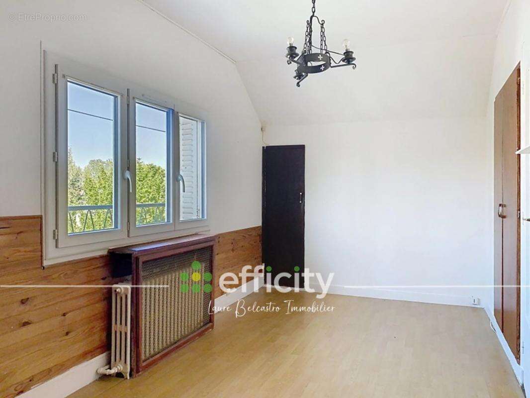 Maison à VILLECRESNES