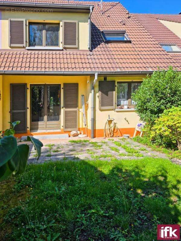 Maison à HERRLISHEIM-PRES-COLMAR