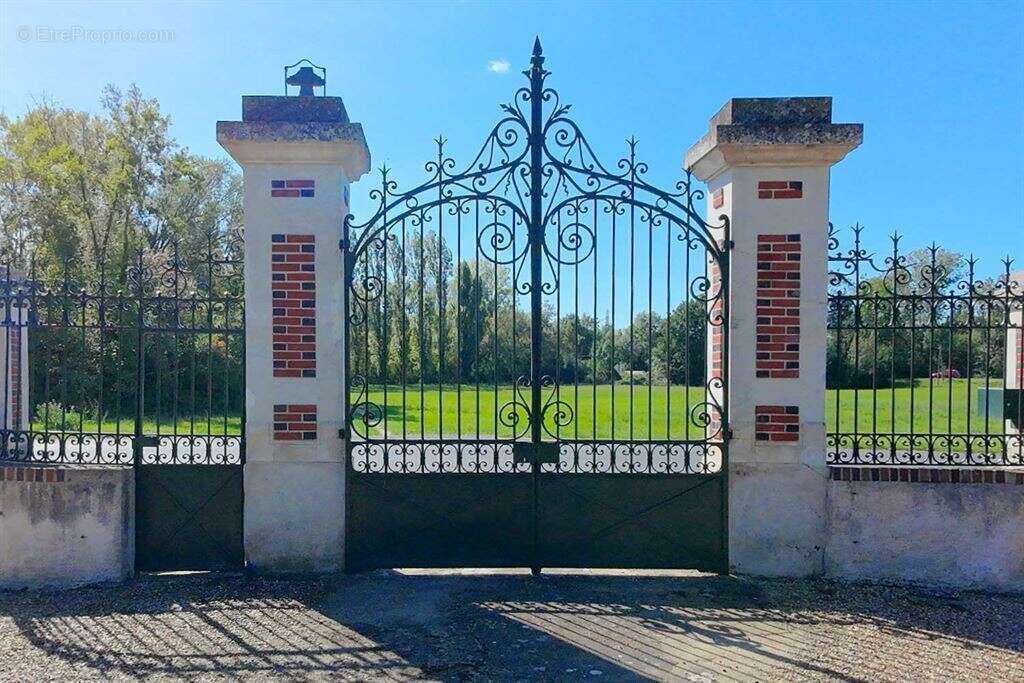 Maison à VERNOU-SUR-BRENNE