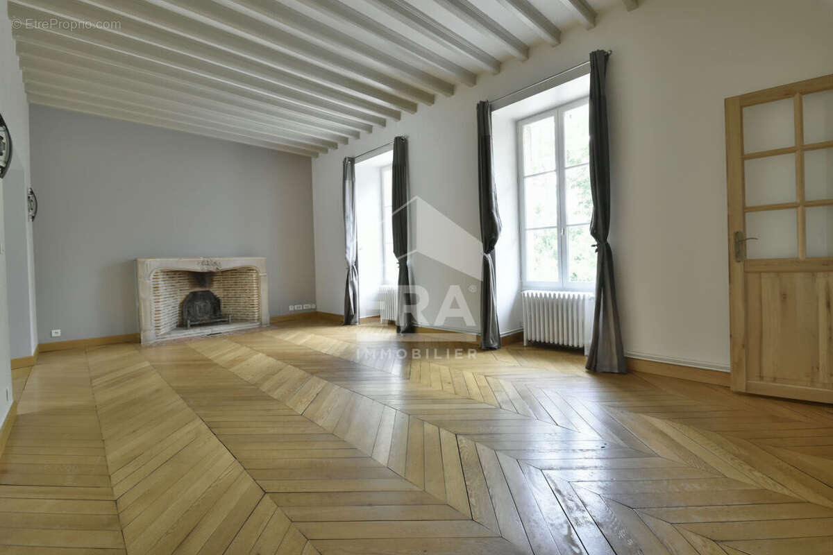 Maison à NEAUPHLE-LE-CHATEAU
