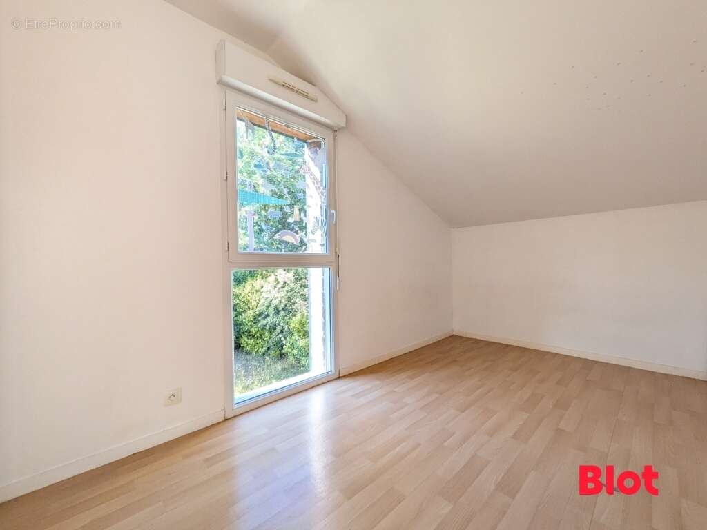 Maison 104 m² à Brece  - photo 7