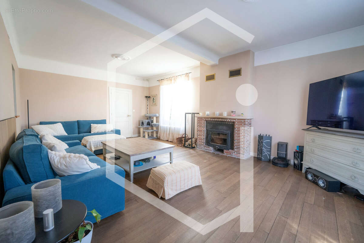 Maison à COSNE-COURS-SUR-LOIRE