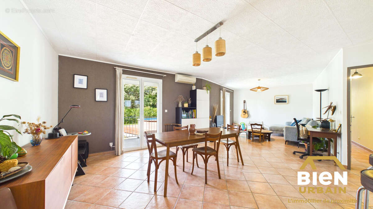 Maison 100 m² à Garons  - photo 7