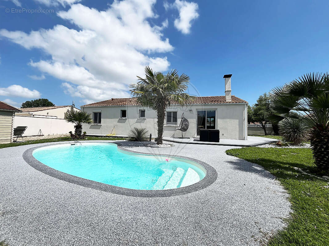 Maison à LE CHAY