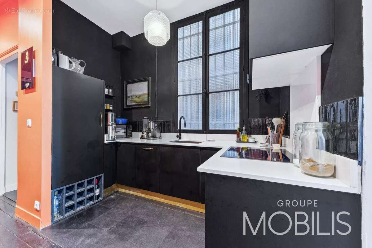 Appartement à PARIS-1E