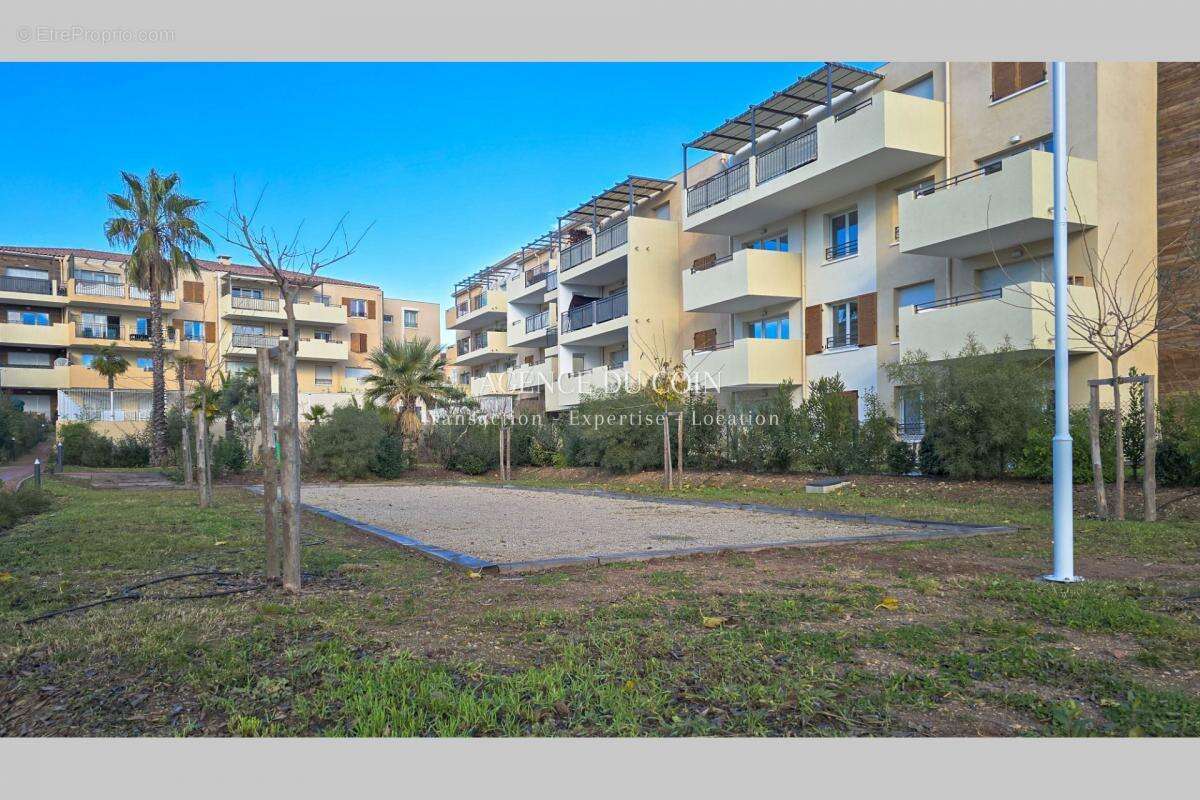 Appartement à LE MUY