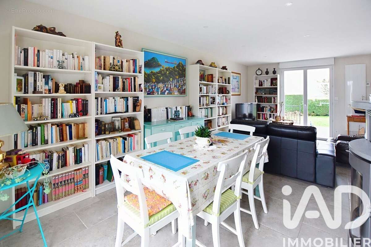 Maison 107 m² à Crecy-La-Chapelle  - photo 6