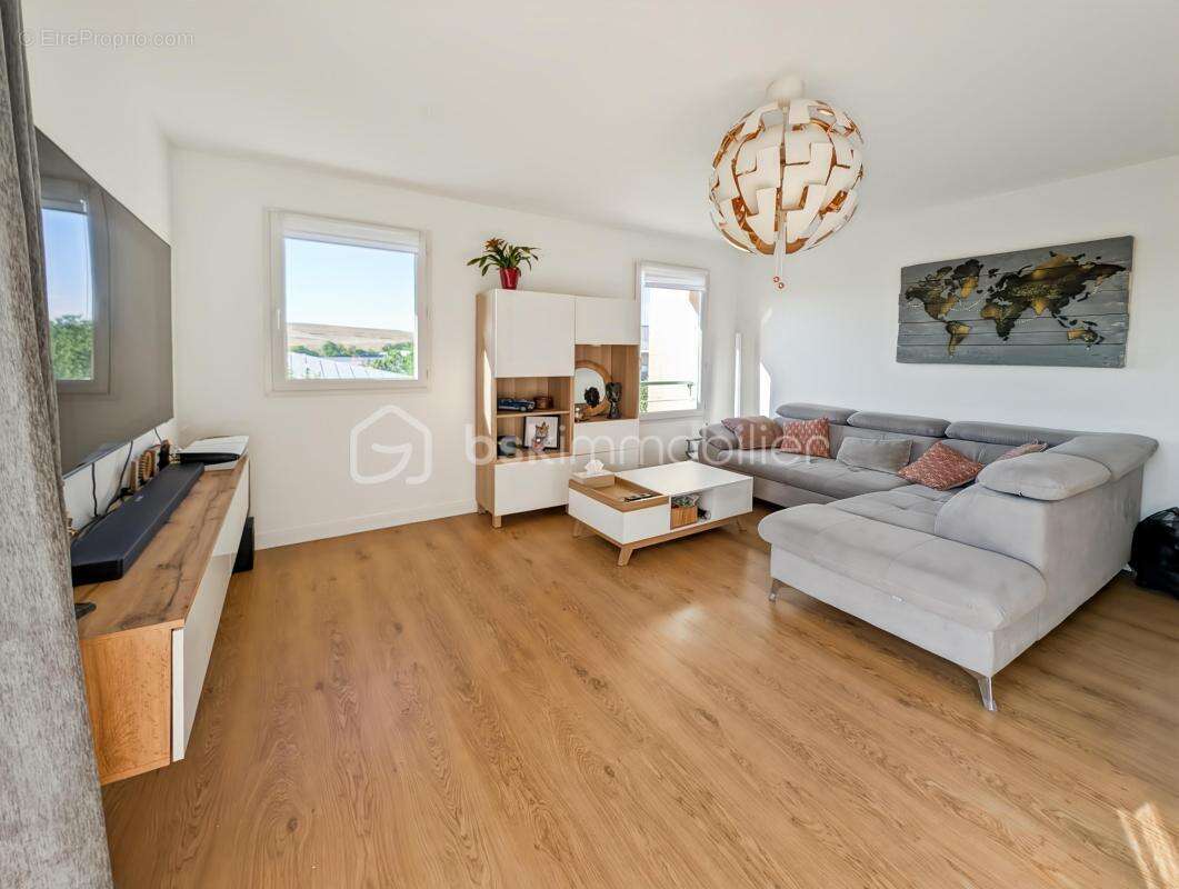 Superbe appartement t3 dernier etage avec ascenseur balcon et deux parkings / dpe c - photo 4