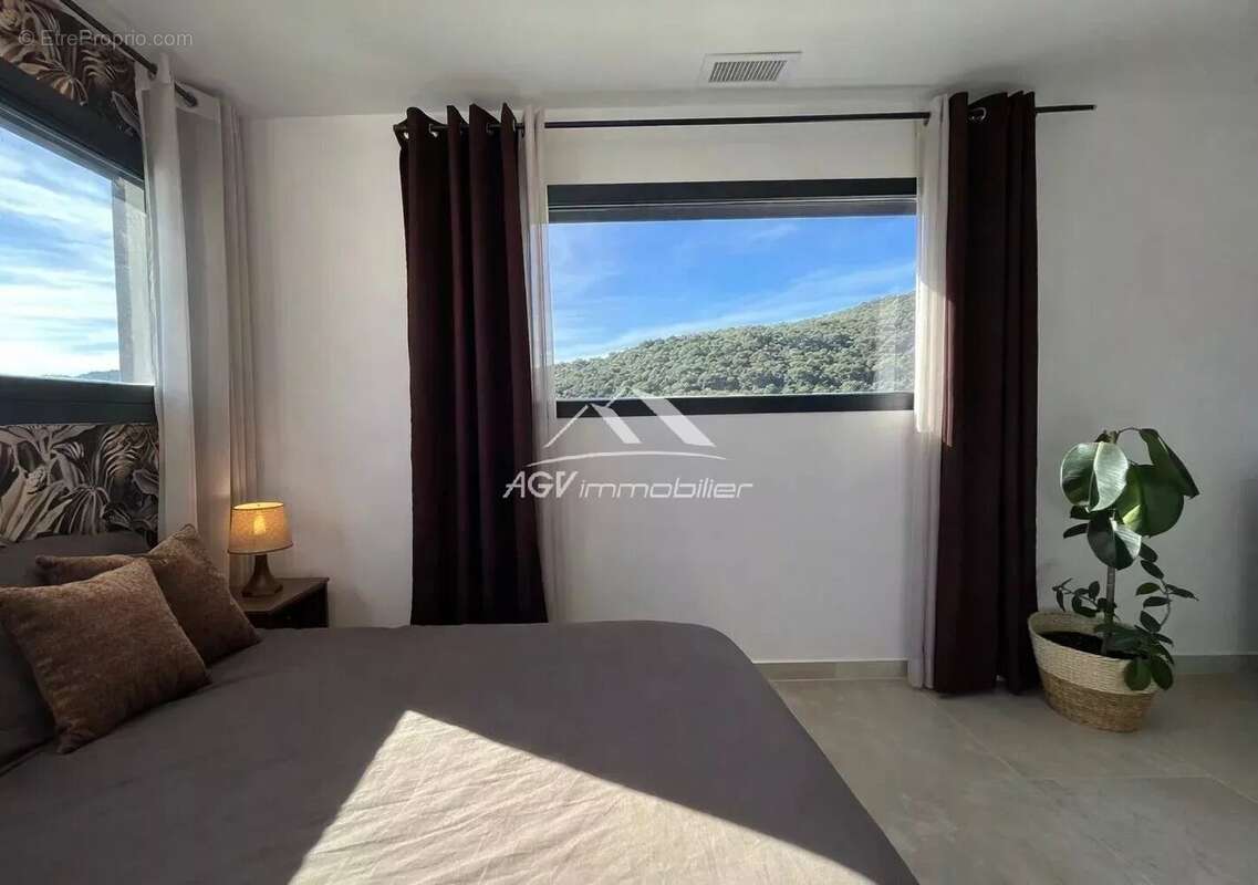 Maison à SAINT-JEAN-DU-PIN