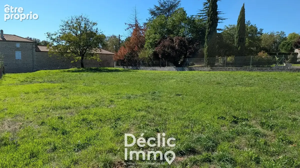 Mansle-les-Fontaines  Terrain à bâtir de 2 000 m²  Accès RN10 - photo 2