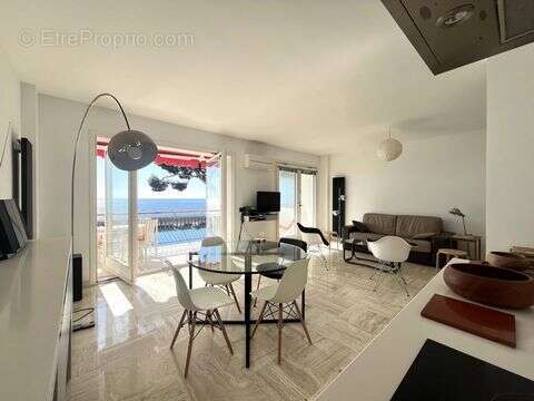 Appartement à EZE