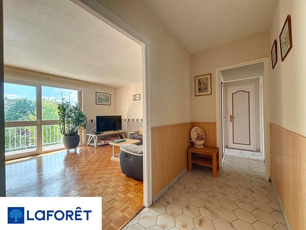 Appartement à SAINT-FARGEAU-PONTHIERRY