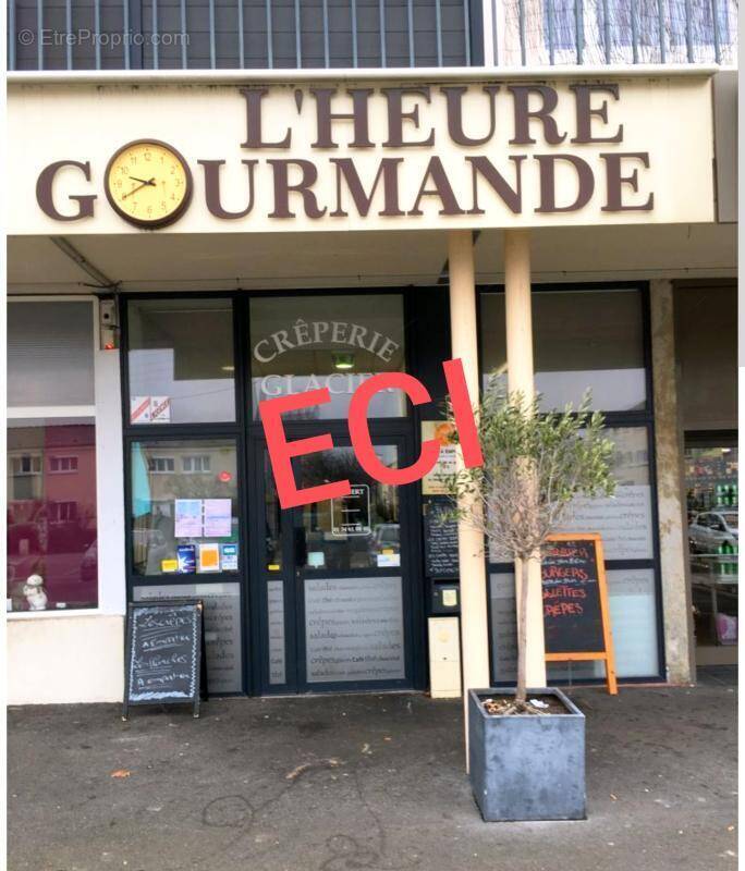 Commerce à VILLEPREUX