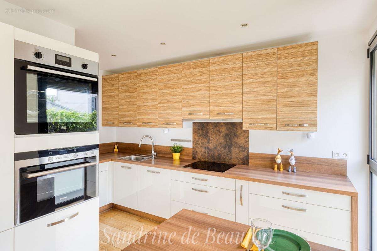 Appartement à COURBEVOIE