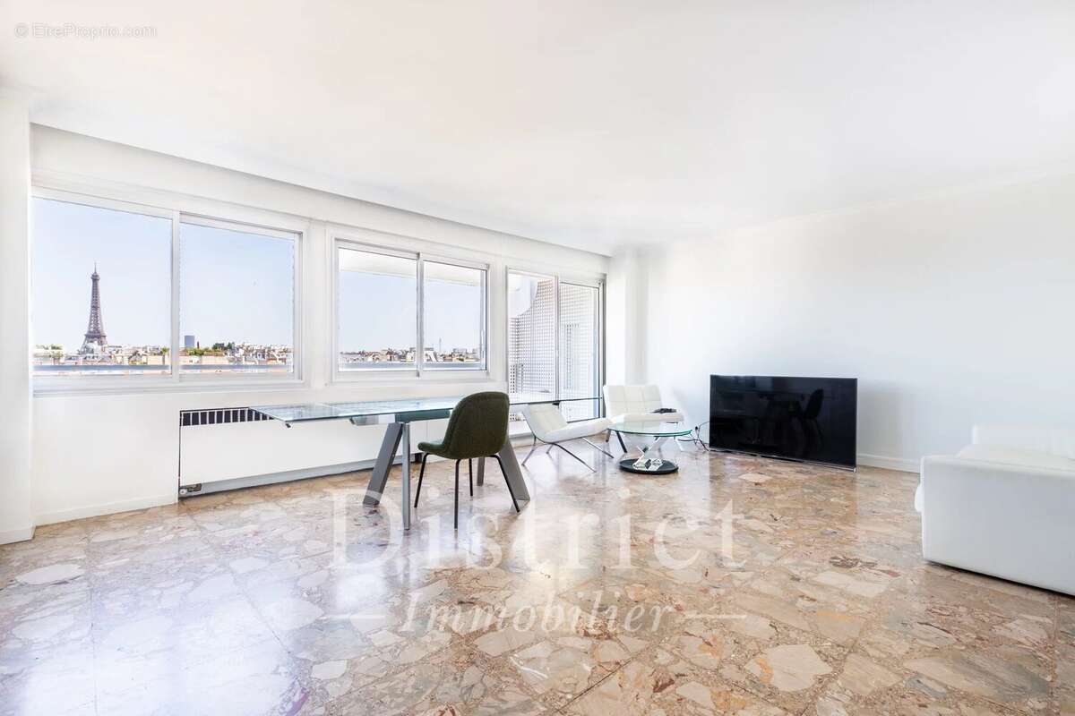 Appartement à PARIS-16E