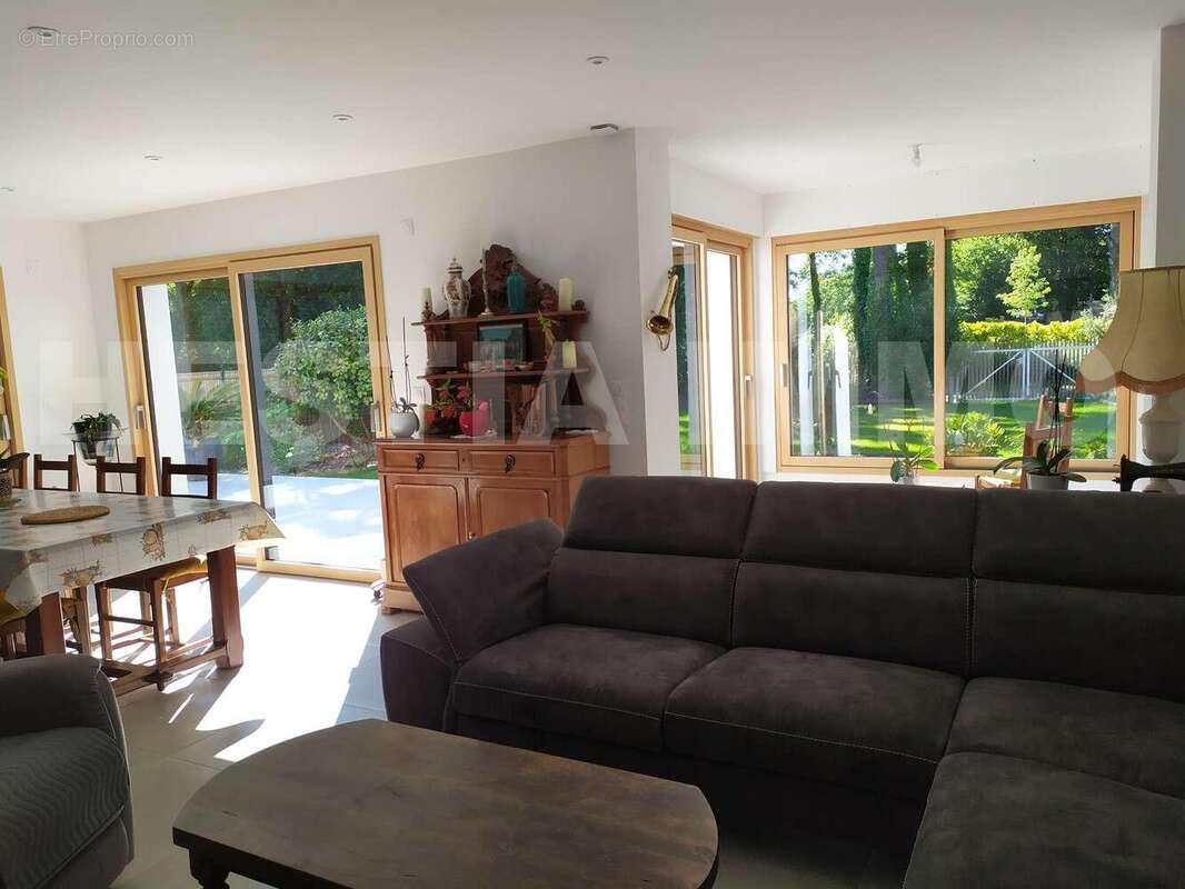 _copie-0_IMG_20250618_181529 - Maison à SUCE-SUR-ERDRE