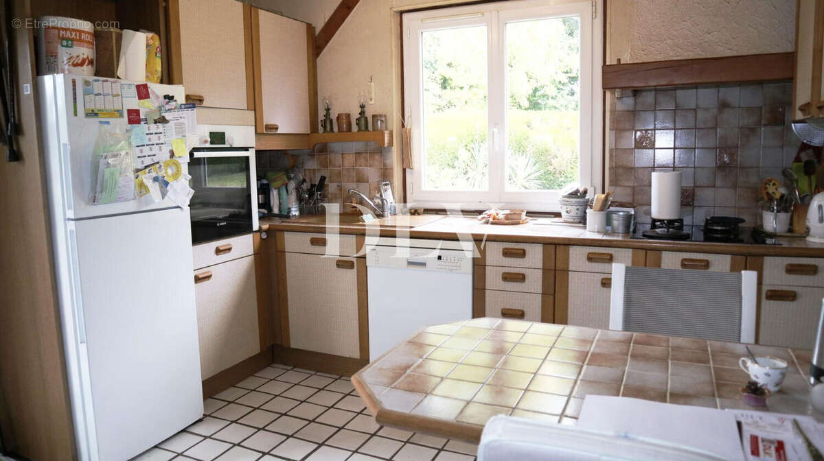 Maison à VERNOU-LA-CELLE-SUR-SEINE