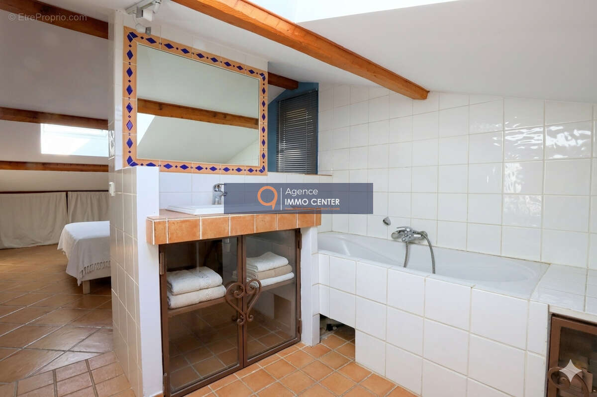 Villa Type 5/ 6 de 200m2 habitables 83140 Six fours les plages - photo 17