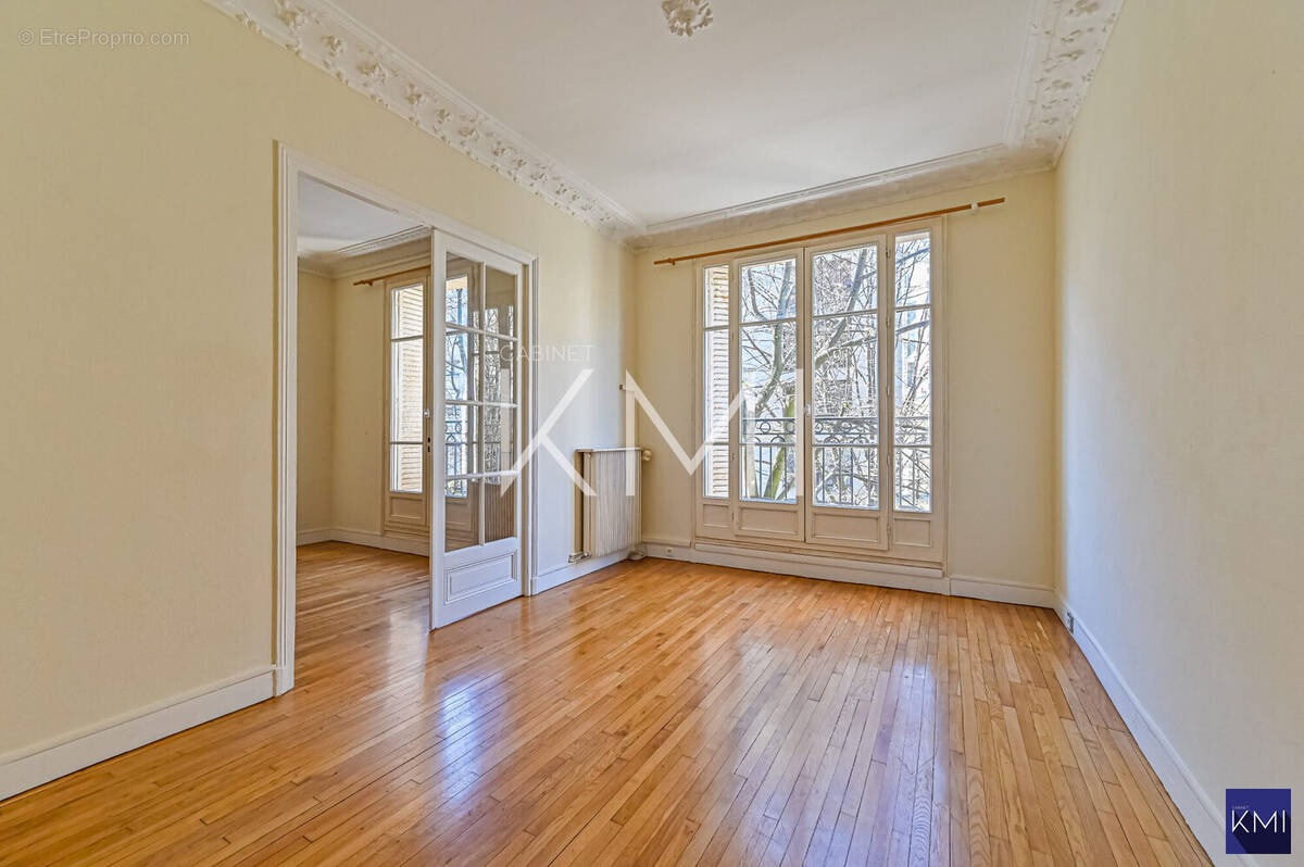 Appartement à PARIS-20E