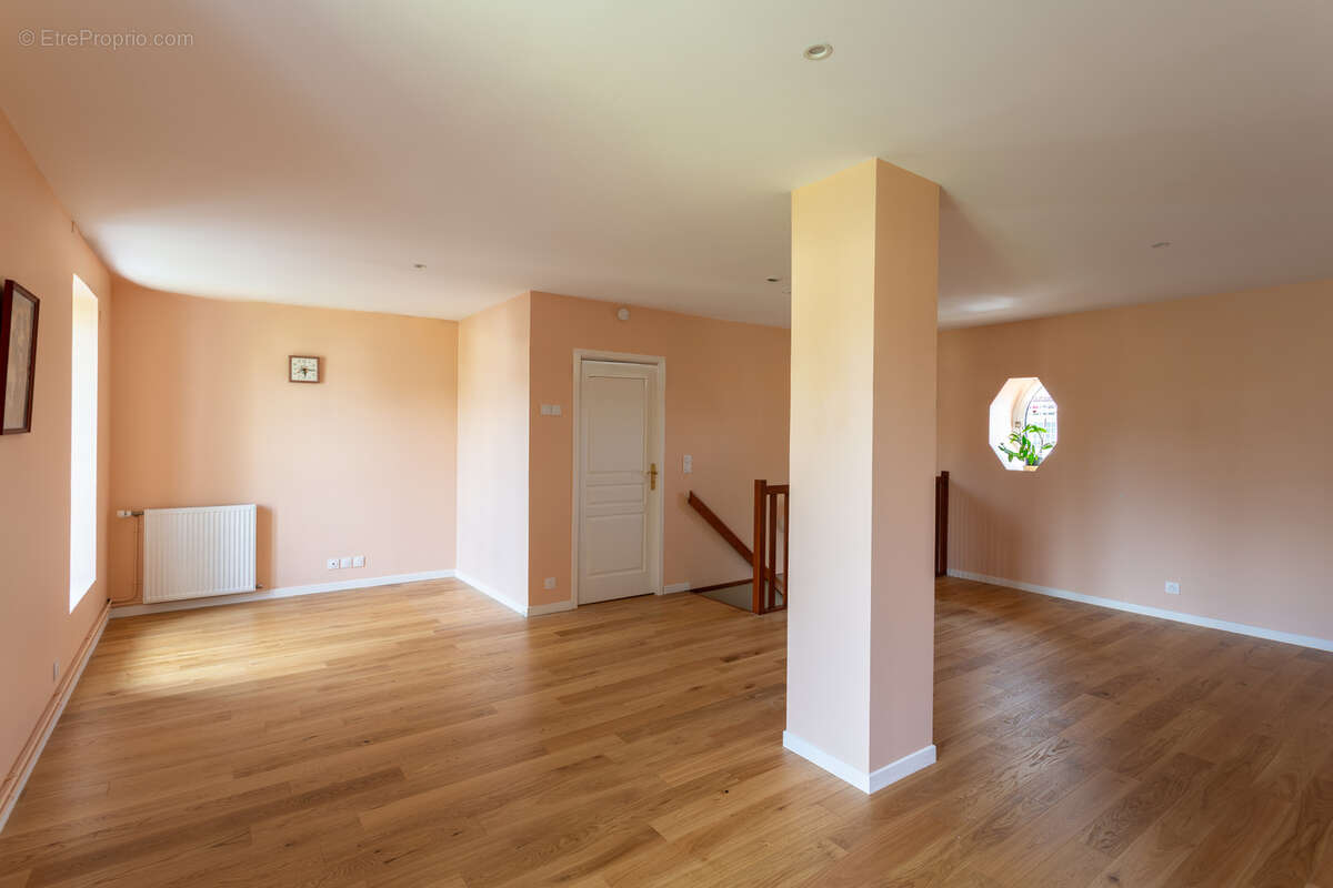 Maison à SARTROUVILLE