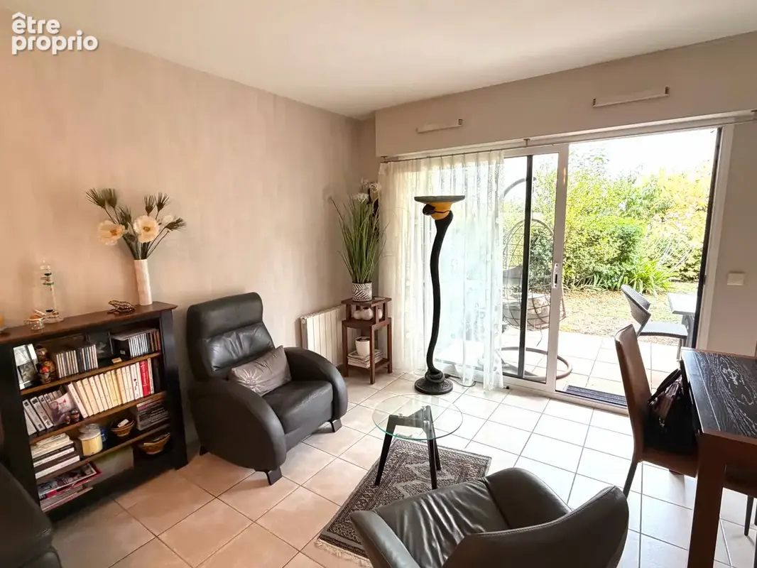 Appartement 2 pièces 47 m2 sur le port de Vannes avec jardin et terrasse - photo 4