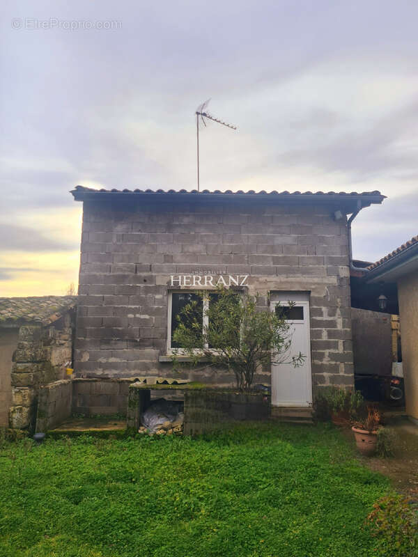 Maison à SABLONS