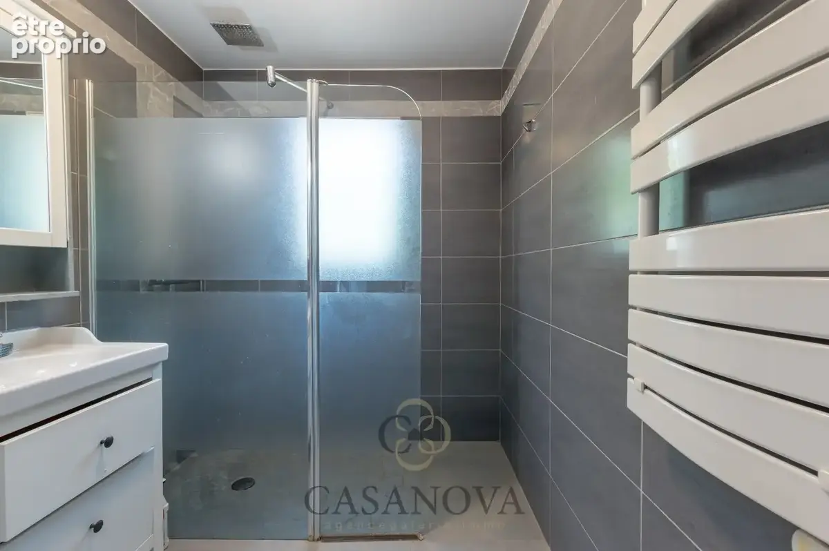 Maison familiale de plain pied avec piscine et jardin arboré à Restinclières - photo 10