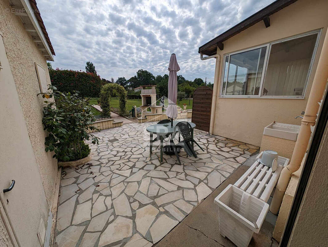 Maison à MONTPON-MENESTEROL