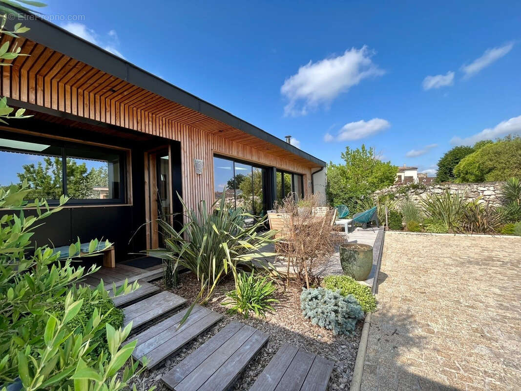 Maison à CASTRES-GIRONDE