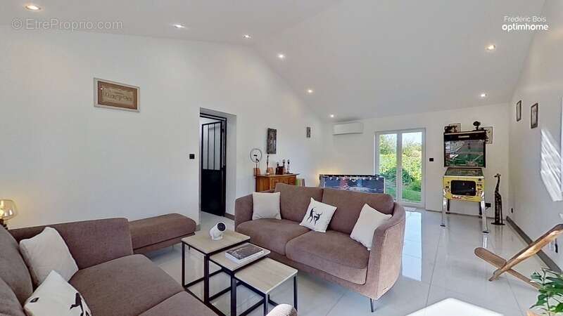 Maison à MONTMERLE-SUR-SAONE