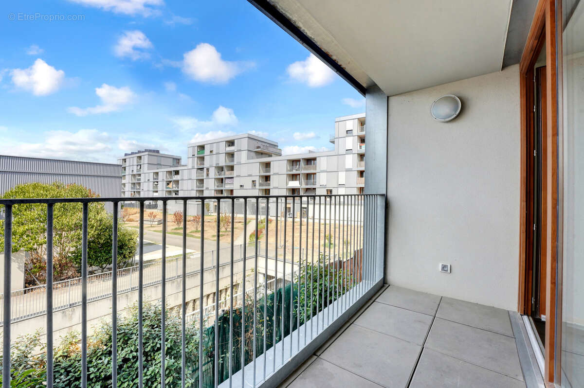 Exclusivité - t3 avec 2 parkings sécurisés. - photo 11