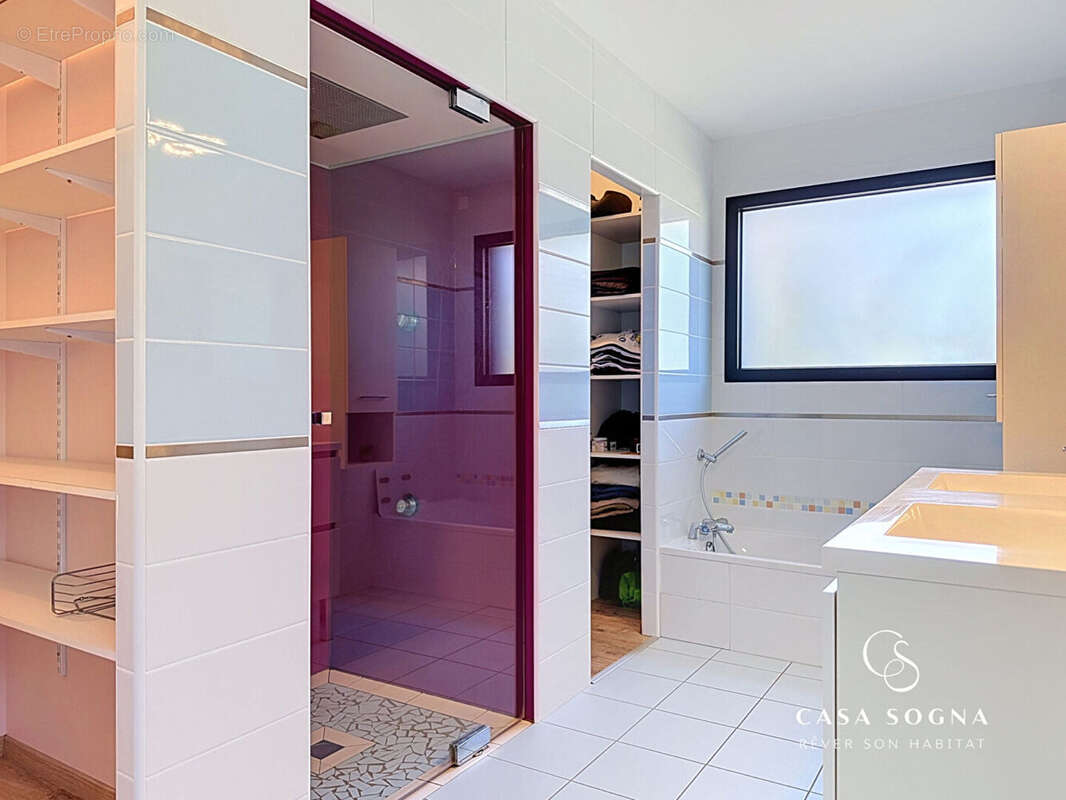 Villa contemporaine - 6 pièces - 131,82 m² - photo 11