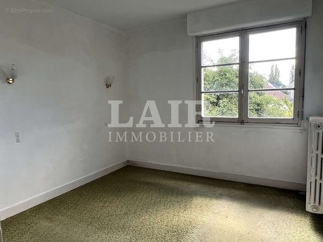 Maison de bourg en pierre, sur sous-sol  complet et jardin, Rânes. Réf : E15541 - photo 6