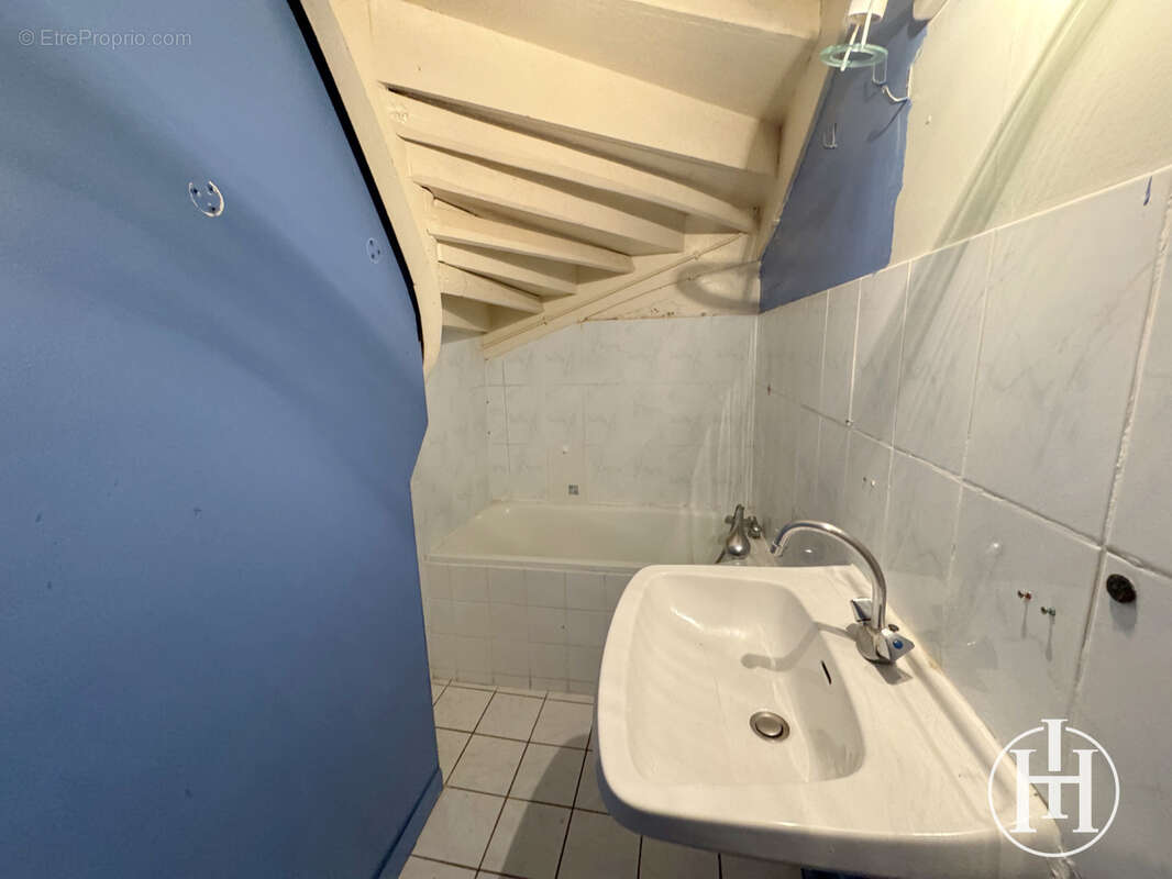 Appartement à CHARENTON-DU-CHER
